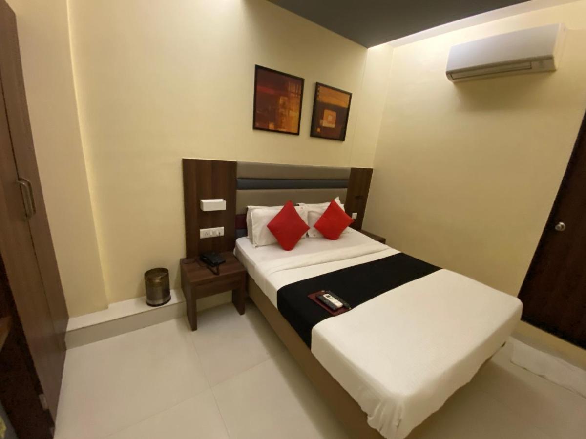 Hotel Regal International - Near Mumbai International Airport Andheri East Exterior photo