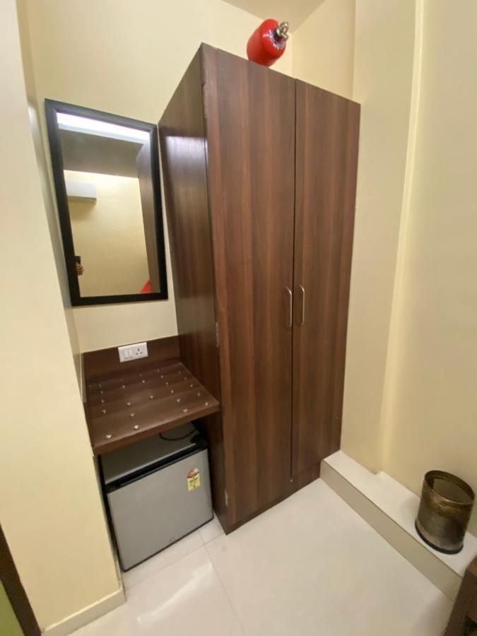 Hotel Regal International - Near Mumbai International Airport Andheri East Exterior photo