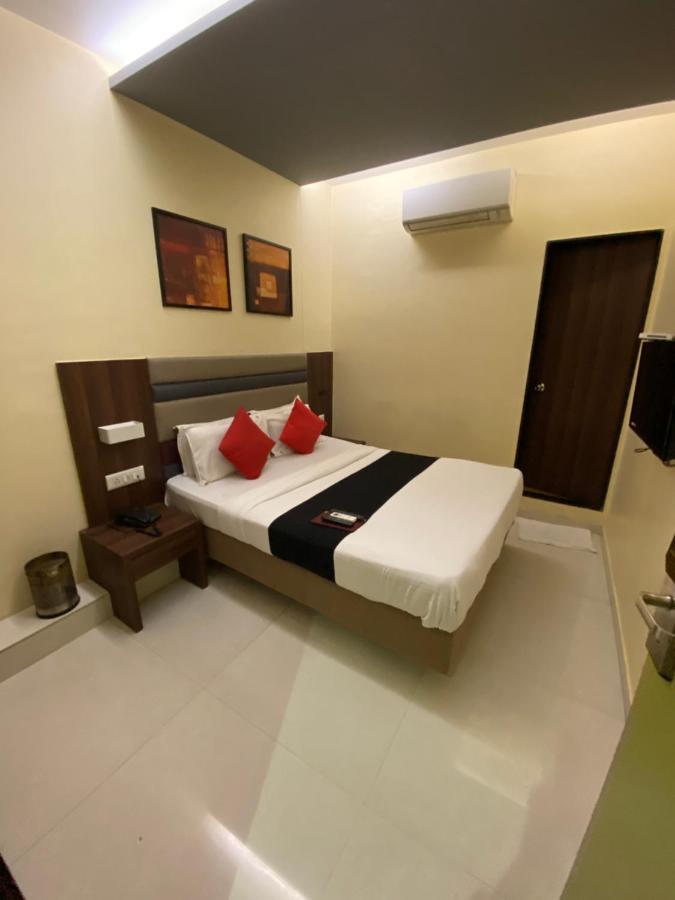 Hotel Regal International - Near Mumbai International Airport Andheri East Exterior photo